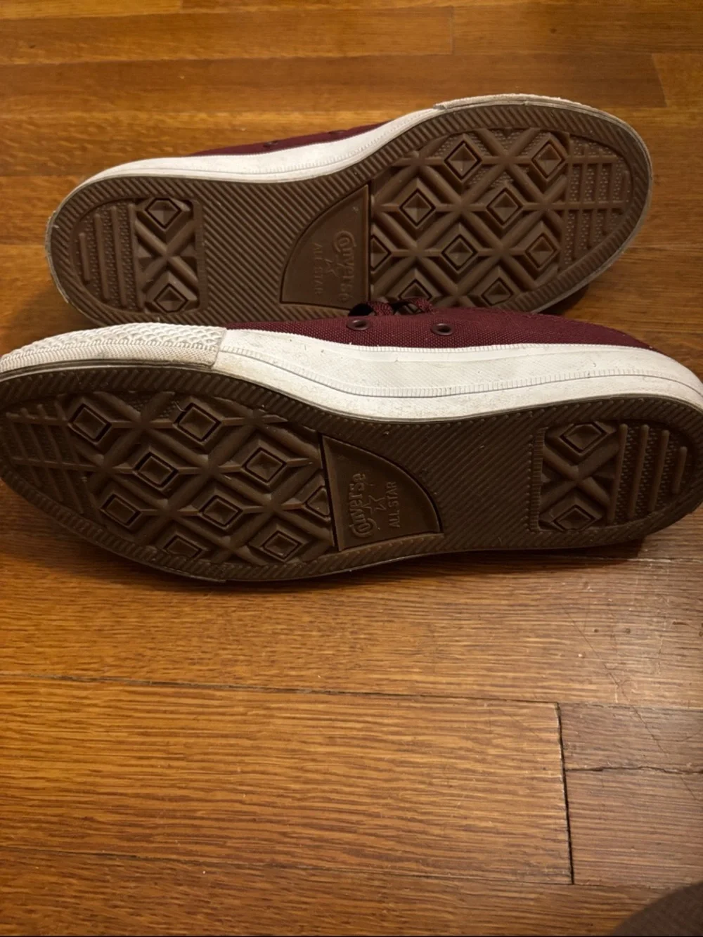 Converse Chuck Taylor II Low Top Sneakers in Burgundy with White Toe - Picture 4 of 5